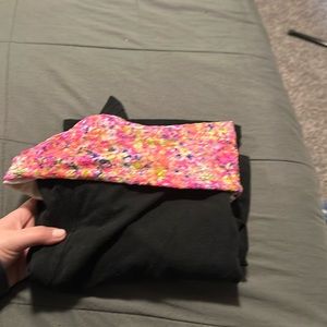 Victoria’s Secret straight leg, yoga pants